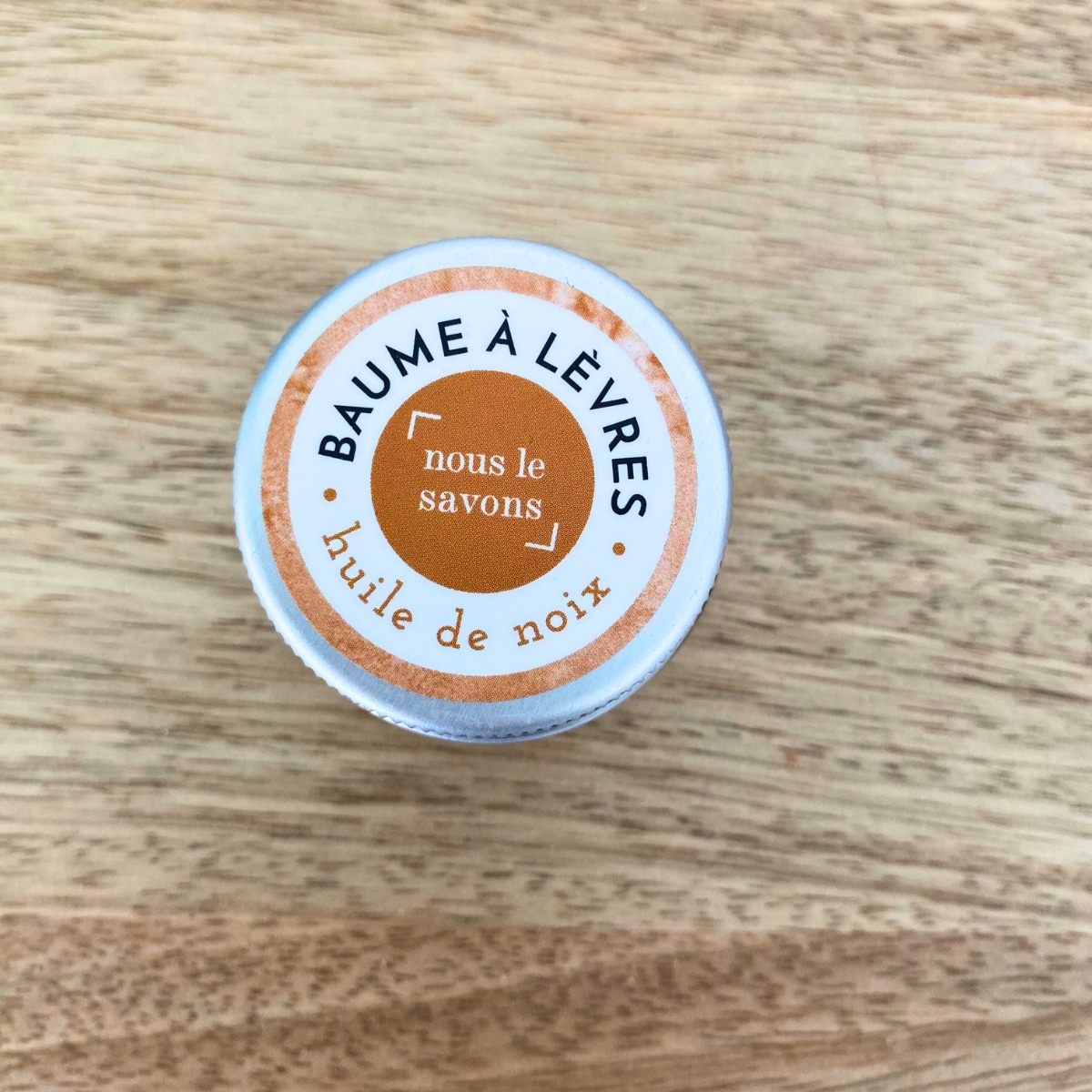 Baume à lèvres à l’huile de noix – Image 3