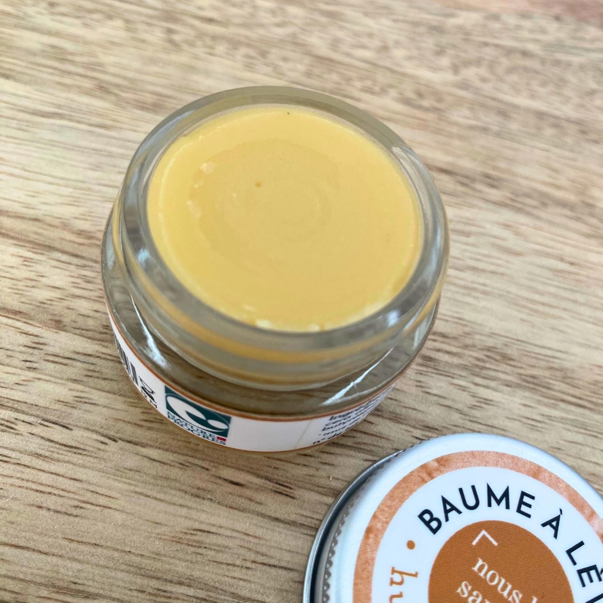 Baume à lèvres à l’huile de noix – Image 2