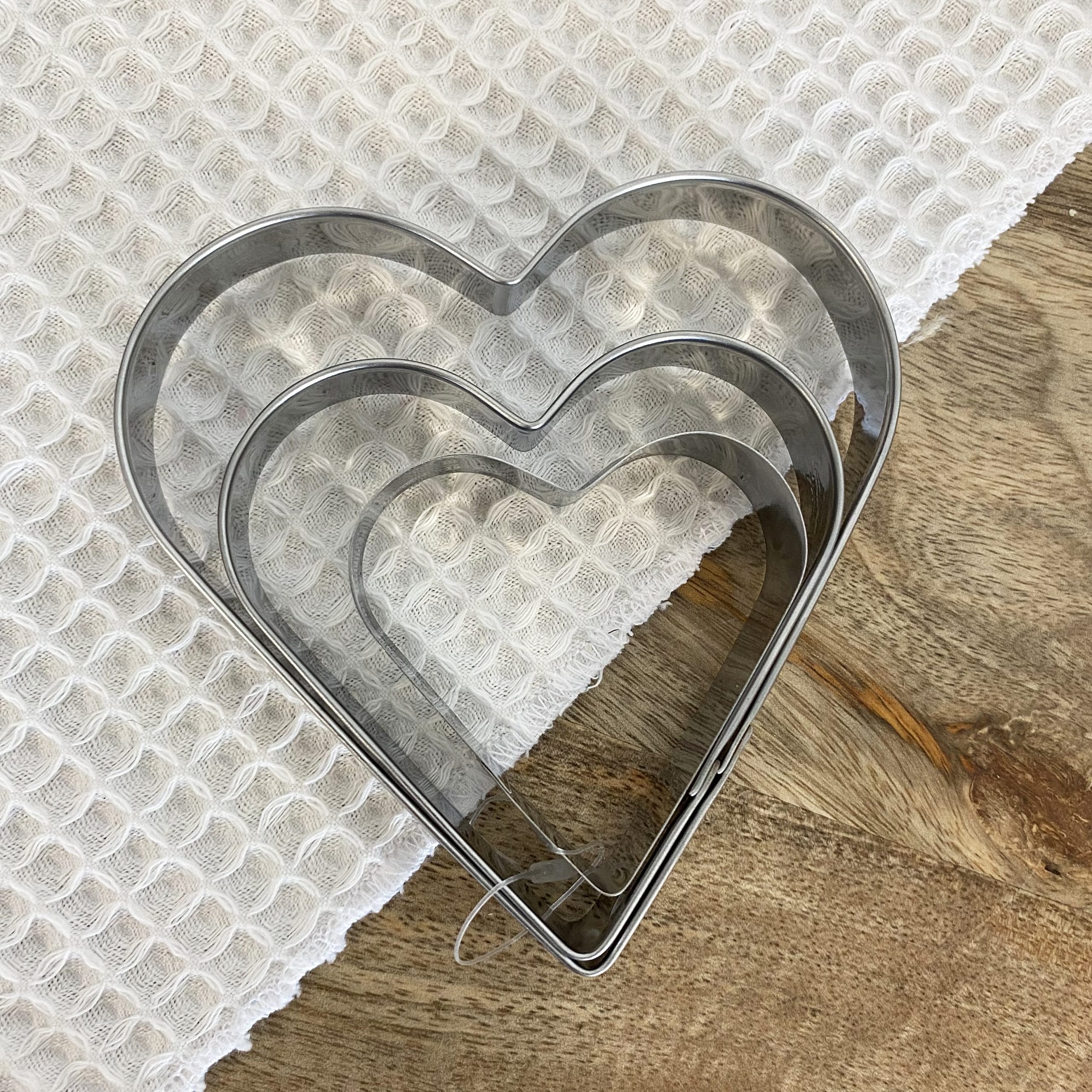 Set de 3 emporte-pièce coeur en acier inoxydable – Image 3